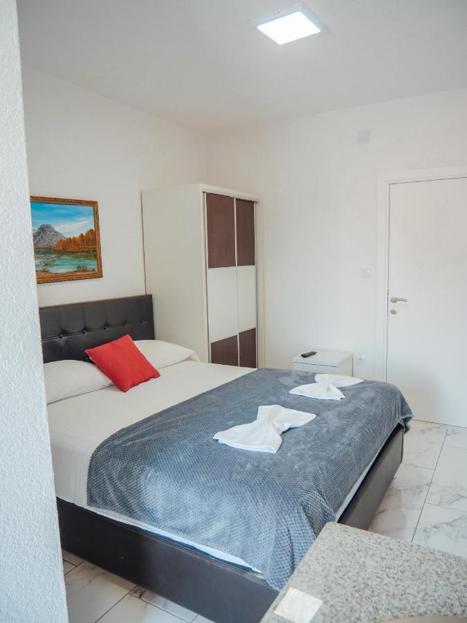 Apartments Gjenashaj 울친 외부 사진