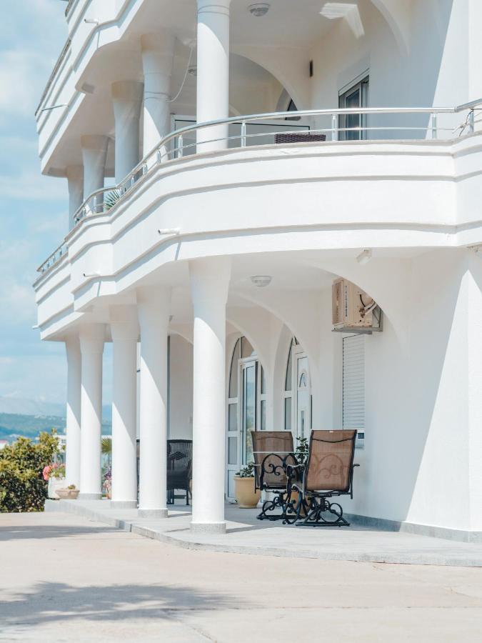Apartments Gjenashaj 울친 외부 사진