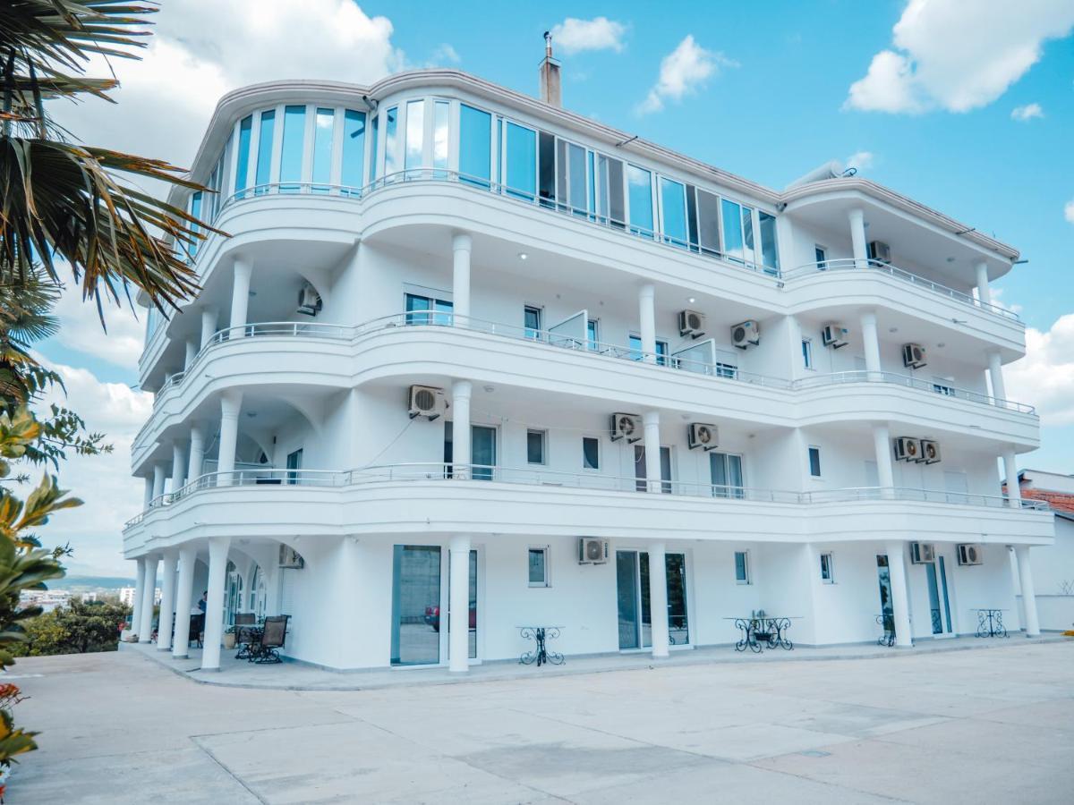Apartments Gjenashaj 울친 외부 사진