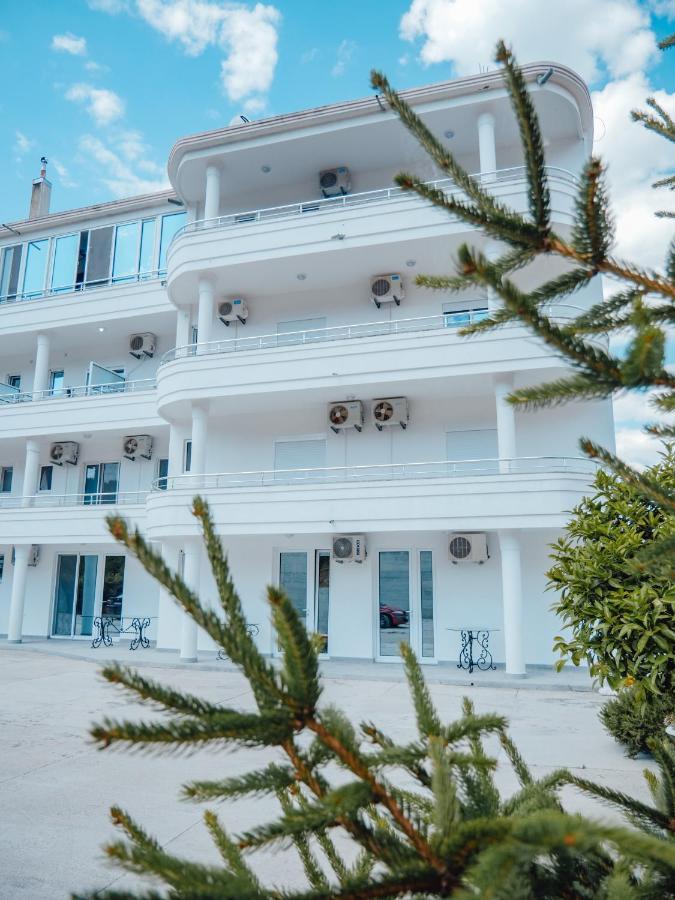 Apartments Gjenashaj 울친 외부 사진