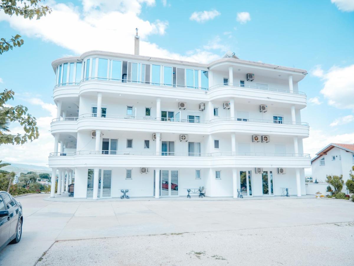 Apartments Gjenashaj 울친 외부 사진